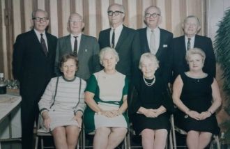 Myer Dichowski and siblings