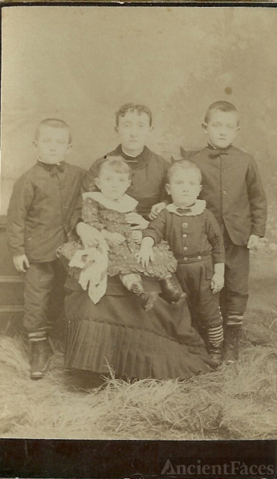 Aunt Judith Elise (Ayotte) Roy w/fam