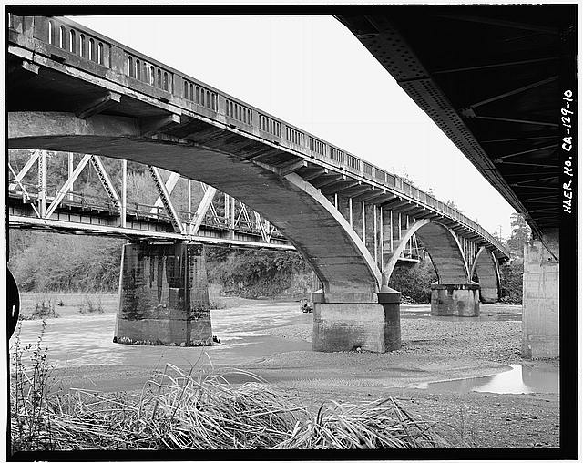10. OBLIQUE VIEW OF DOWNSTREAM ELEVATION, LOOKING SOUTH...