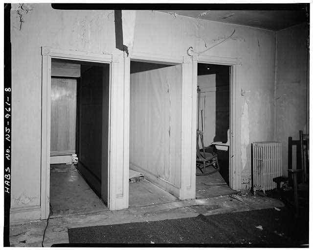 8. Interior, second floor apartment. - 2-6 East State...