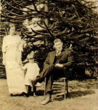 Alfred Henry O'Neil with wife and daughter