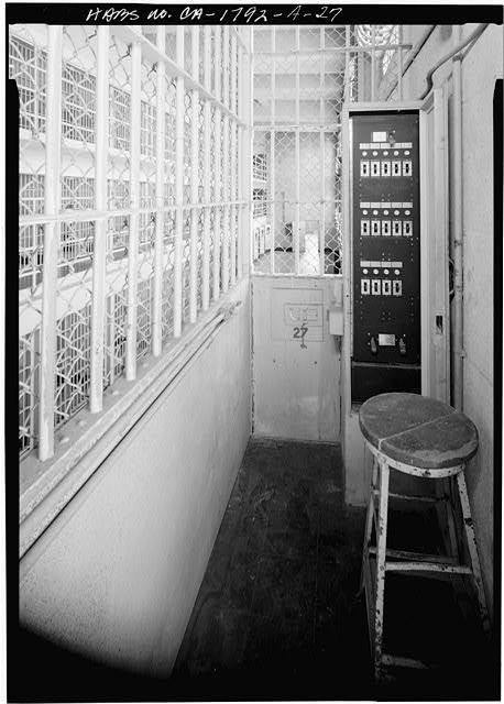 27. DETAIL OF ELECTRIC DOOR OPENERS OF CELL BLOCK 'D' -...