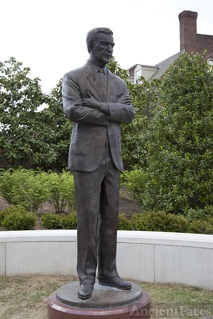 Statues outside of the Bryant-Denny Stadium to join the...