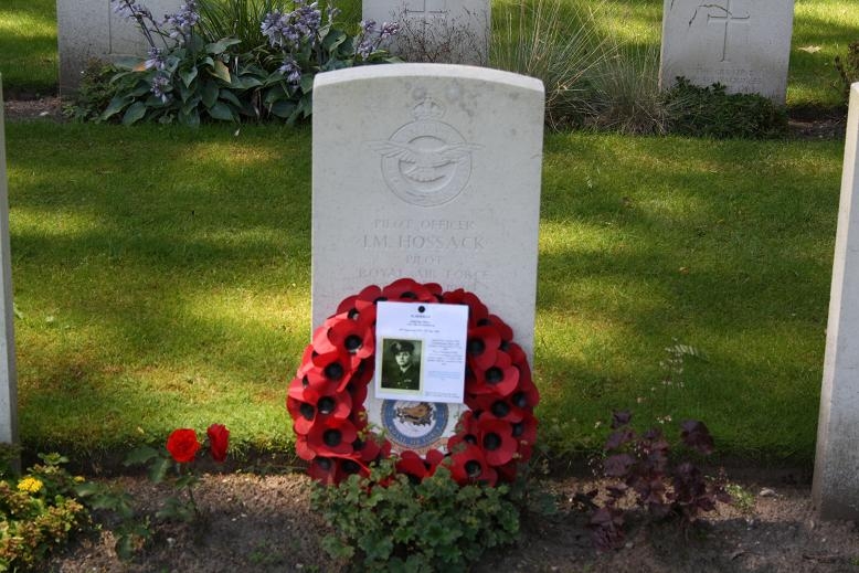 Ian Milne Hossack grave