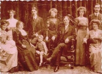 McNaghten Dickey Family, 1910, England
