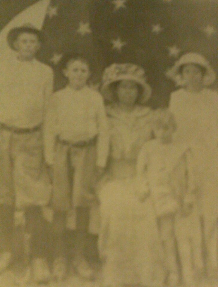 Adeline (Carlew) Dunn family