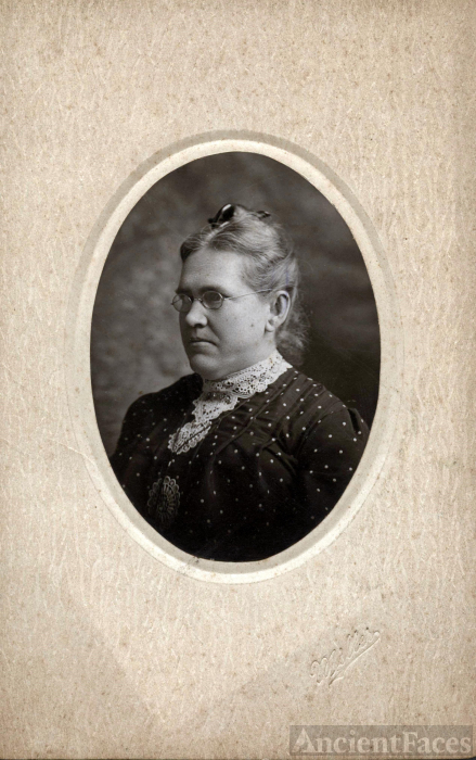 Sophie Wolfe