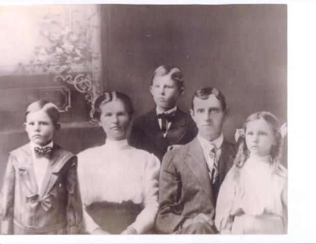 Charlie Lester, wife Ida with first three children