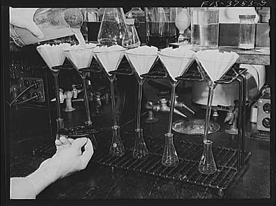 Filtering solution in vitamin determination tests at the...