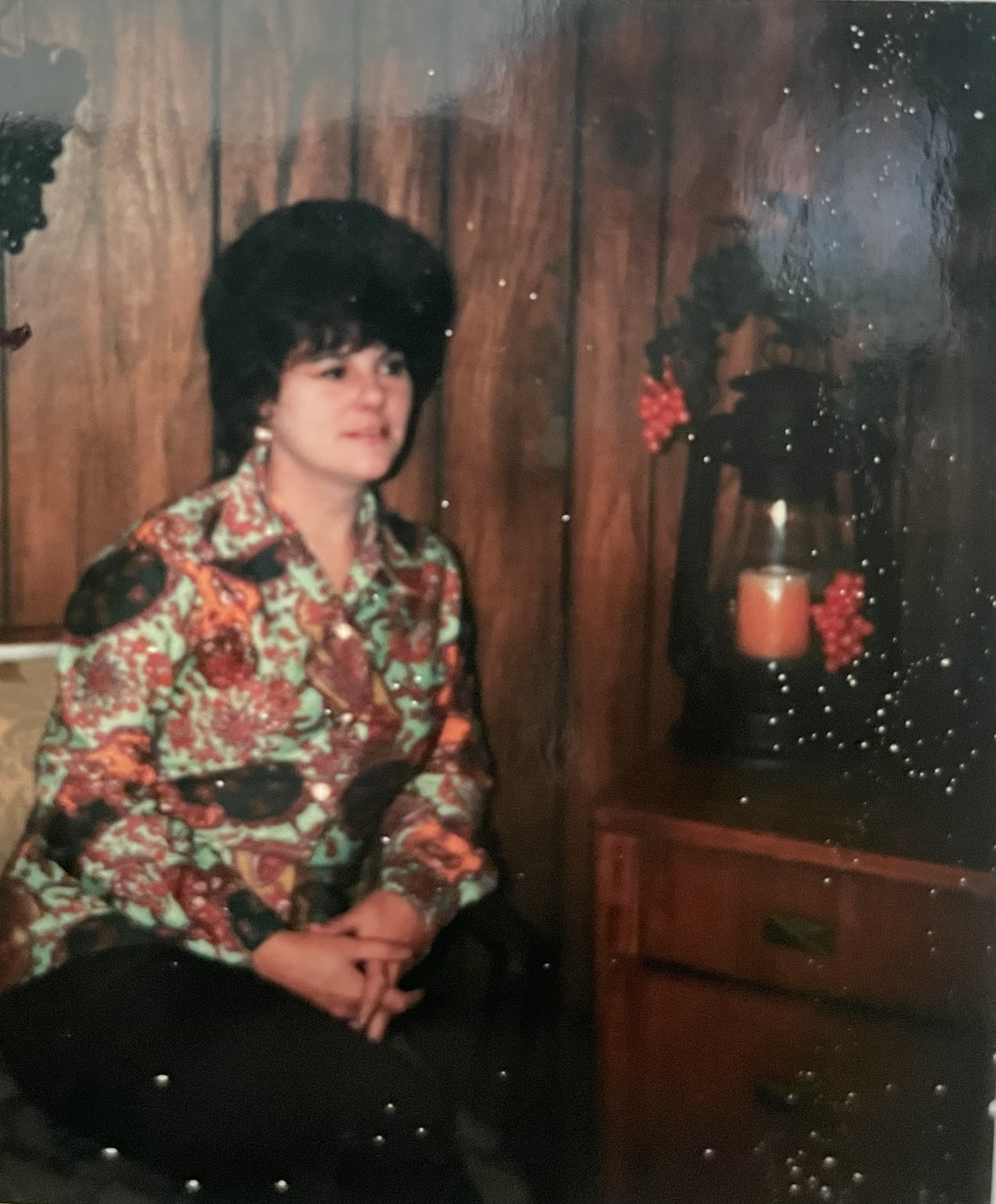 Yvonne Lindis (Ackerland- Dammen) Combs