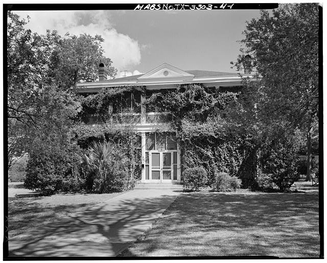 1. SOUTH FORNT - Fort Sam Houston, Officers' Quarters, 11...