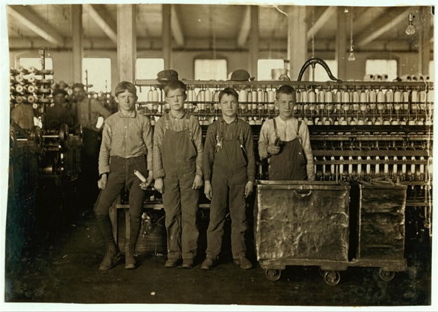 Daniel Mfg. Co., Lincolnton, N.C. Four doffers. Boy on...