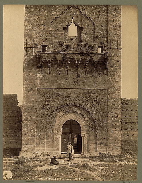 Tlemcen. Portail du minaret de Mansourah / ND. Phot.