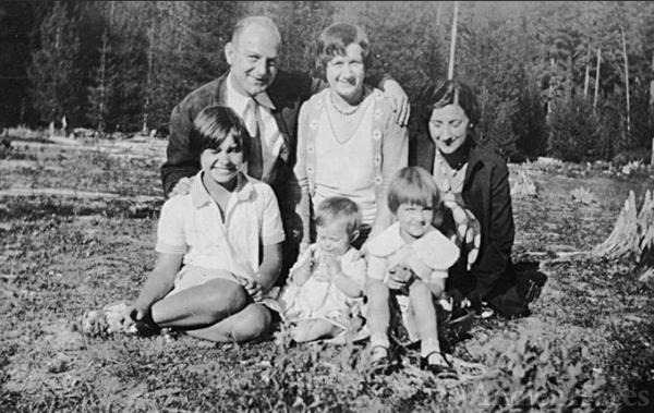 The Dickovers and Bennings