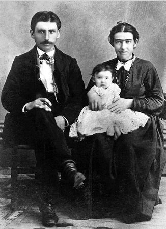 Mathias, Mathilda, & Margaretha (Senz) Schmitz, 1872 MN