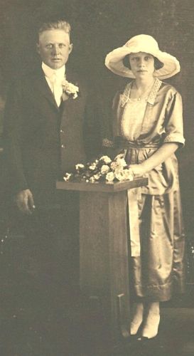 JOHN CLAUSSEN AND CORA JOHNSON WEDDING PHOTO