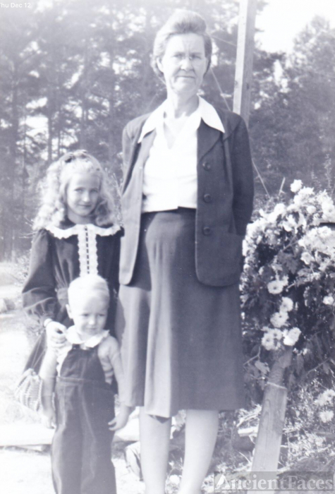 Viola Mae (Uptain/Upton) Mellown