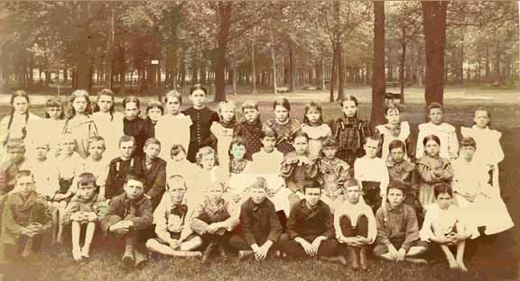 WALNUT ILL. SCHOOL 1897
