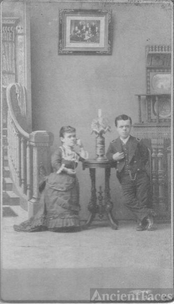 Unknown couple - 'little people' New York