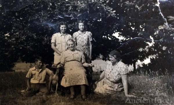 Edla Anderson and descendants