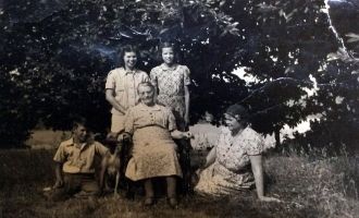 Edla Anderson and descendants
