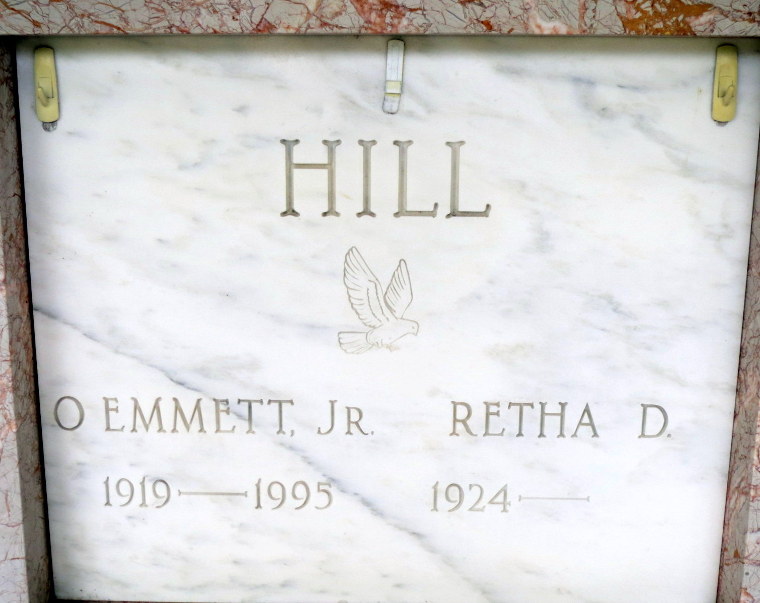 The gravesite of Oscar Emmett Hill