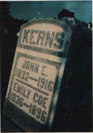 John e. Kerns & wife's tombstone