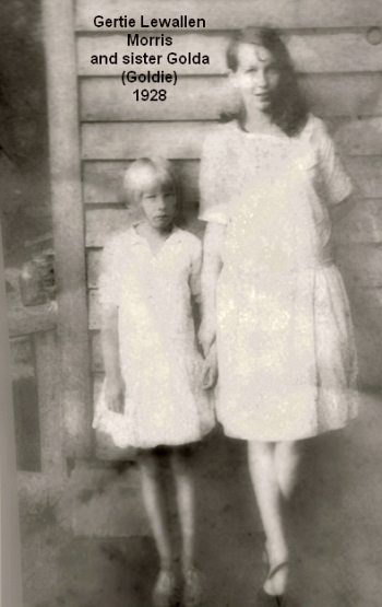 Sisters Gertie and Golda Lewallen Morris
