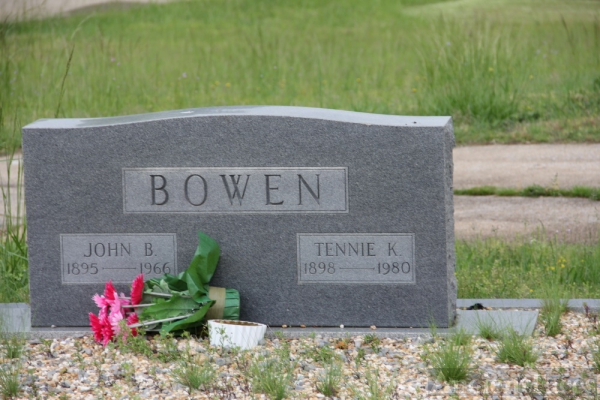 John & Tennie Bowen Gravesite