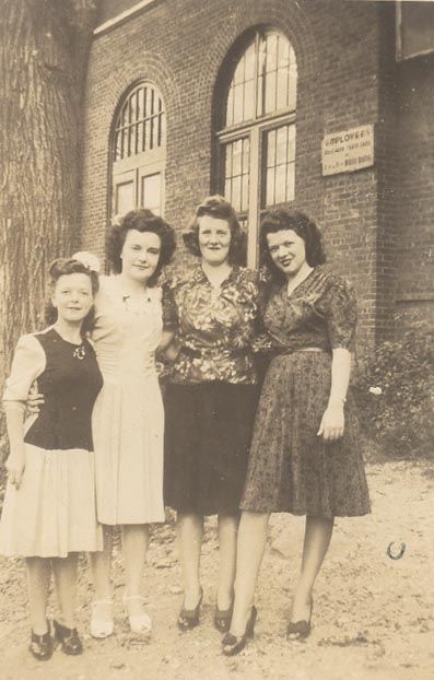 four girls from Kent Stores