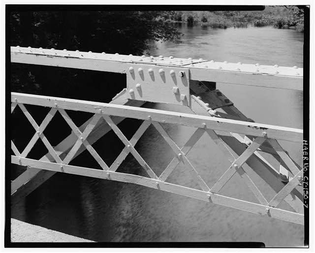 7. VIEW NORTHWEST, DETAIL OF TYPICAL CENTER UPPER JOINT -...