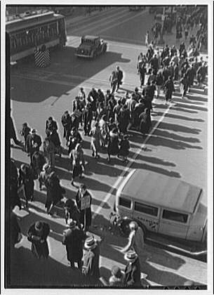 Crowds of people. Pedestrians crossing at 11th and F Sts....