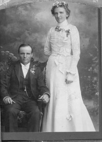 Aurelia (Oveson) & Peter Johnson, 1900