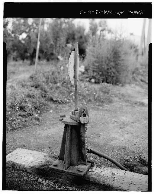 3. TYPICAL SWITCH STAND AND LOCK - Yakima Valley...