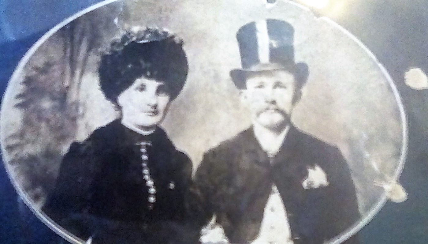 Mr & Mrs Asa John Harper ca 1885