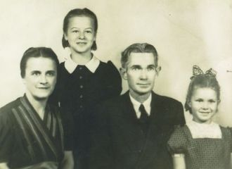 Isaac Bruce McIntire family
