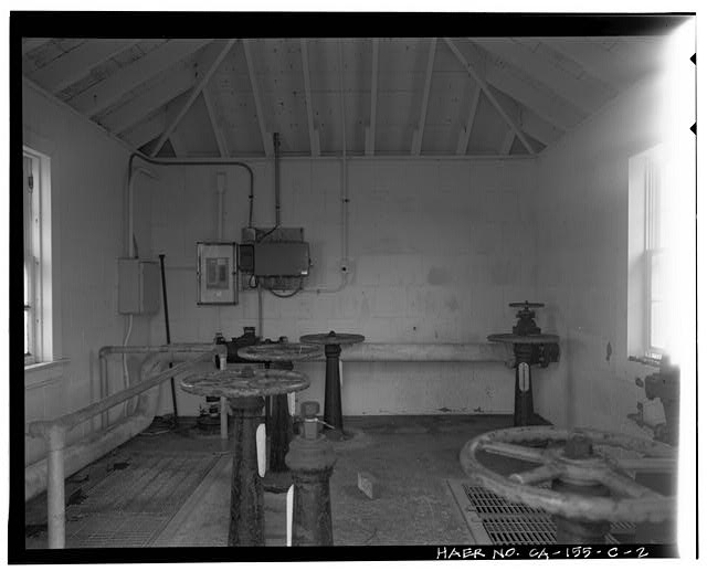 2. INTERIOR VIEW OF VALVE HOUSE (#1771), LOOKING SOUTH -...