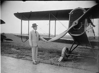 Coolidge inspecting world flight plane at Bowling [i.e.,...