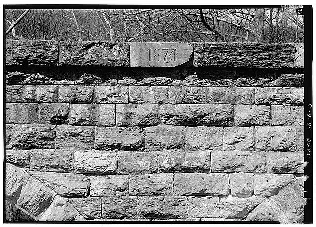 6. DATE STONE ON EAST FACE OF VIADUCT. - Valley Railroad,...