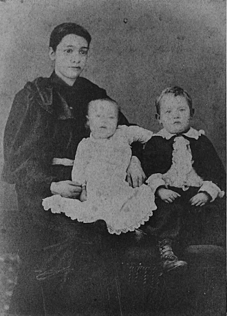 Nettie Mae Neusbaum Mort, William Budd Mort & John Lynn Mort 1894