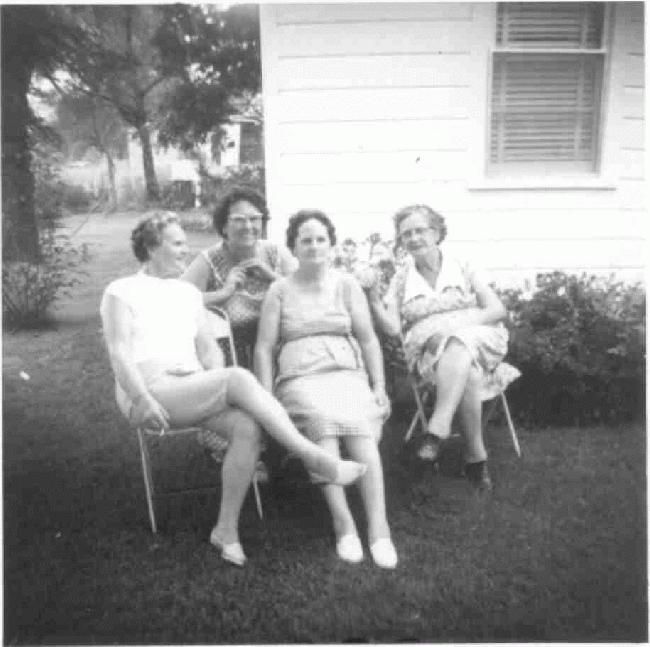 John H. Peck's Daughters & 1 G daughter