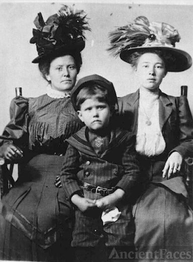 Ada, Ruel & Effie Gray, Oklahoma c1910