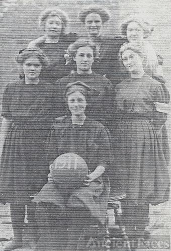 1911 Girls BasketballTeam