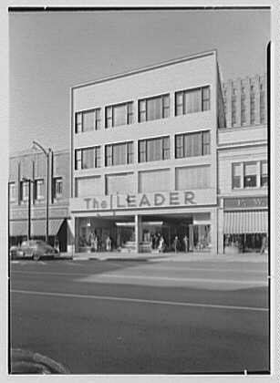 Leader's, business in Lima, Ohio. General exterior