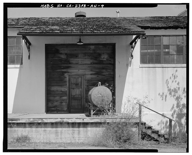 SOUTHEAST ELEVATION, DETAIL OF NORTHEAST DOOR - Hamilton...