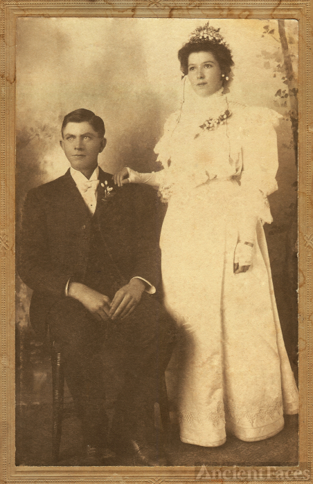 Amy (Brooksby) & Lemuel Hutchins, 1905