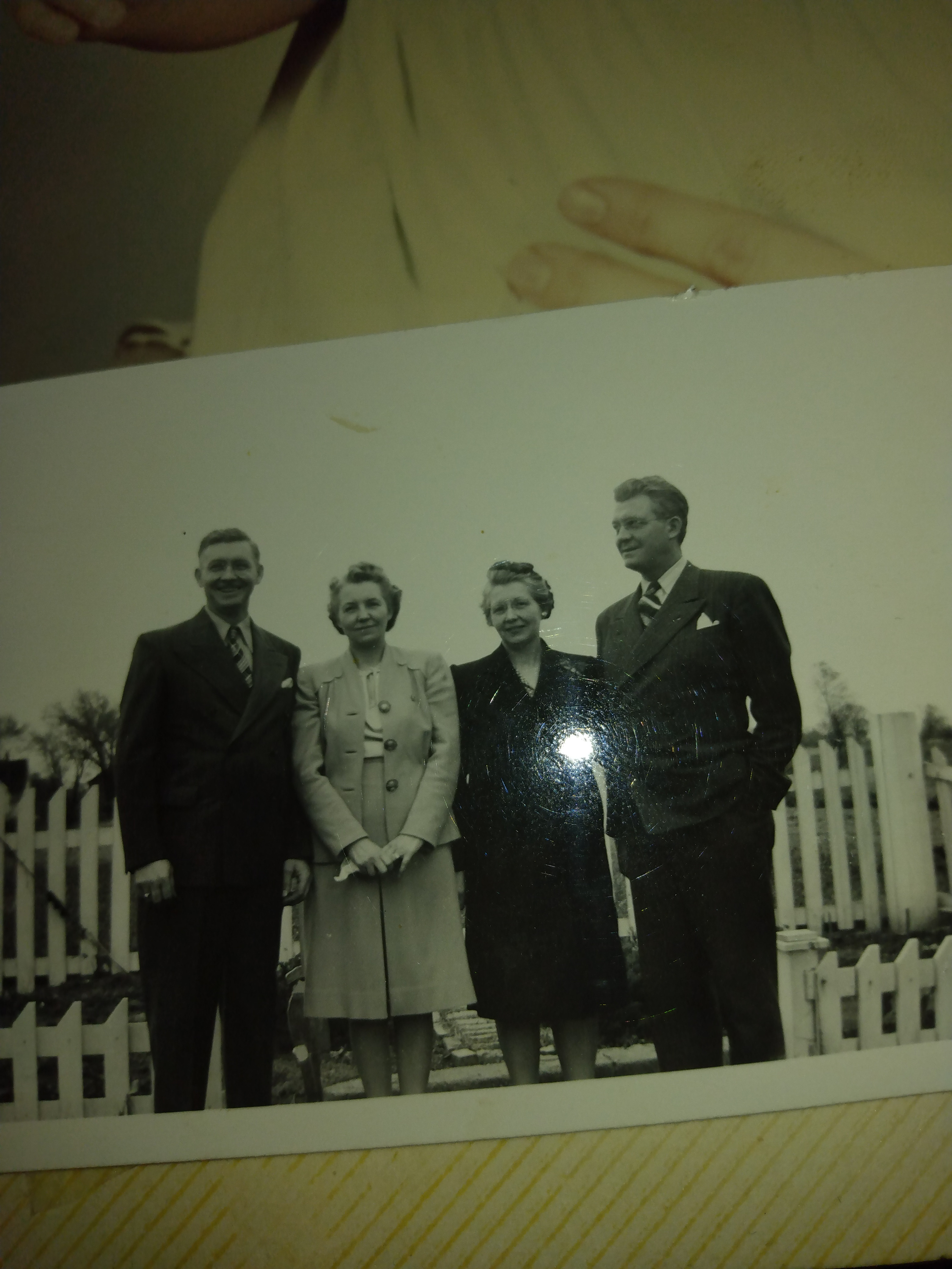 Ferris, Iva, Myrtle, Stewert A Thompson. All siblings. 