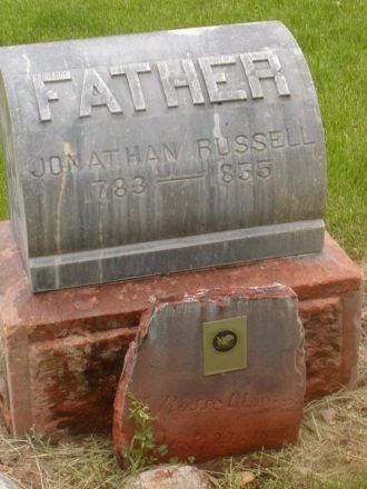 Gravestone of Jonathan Russell
