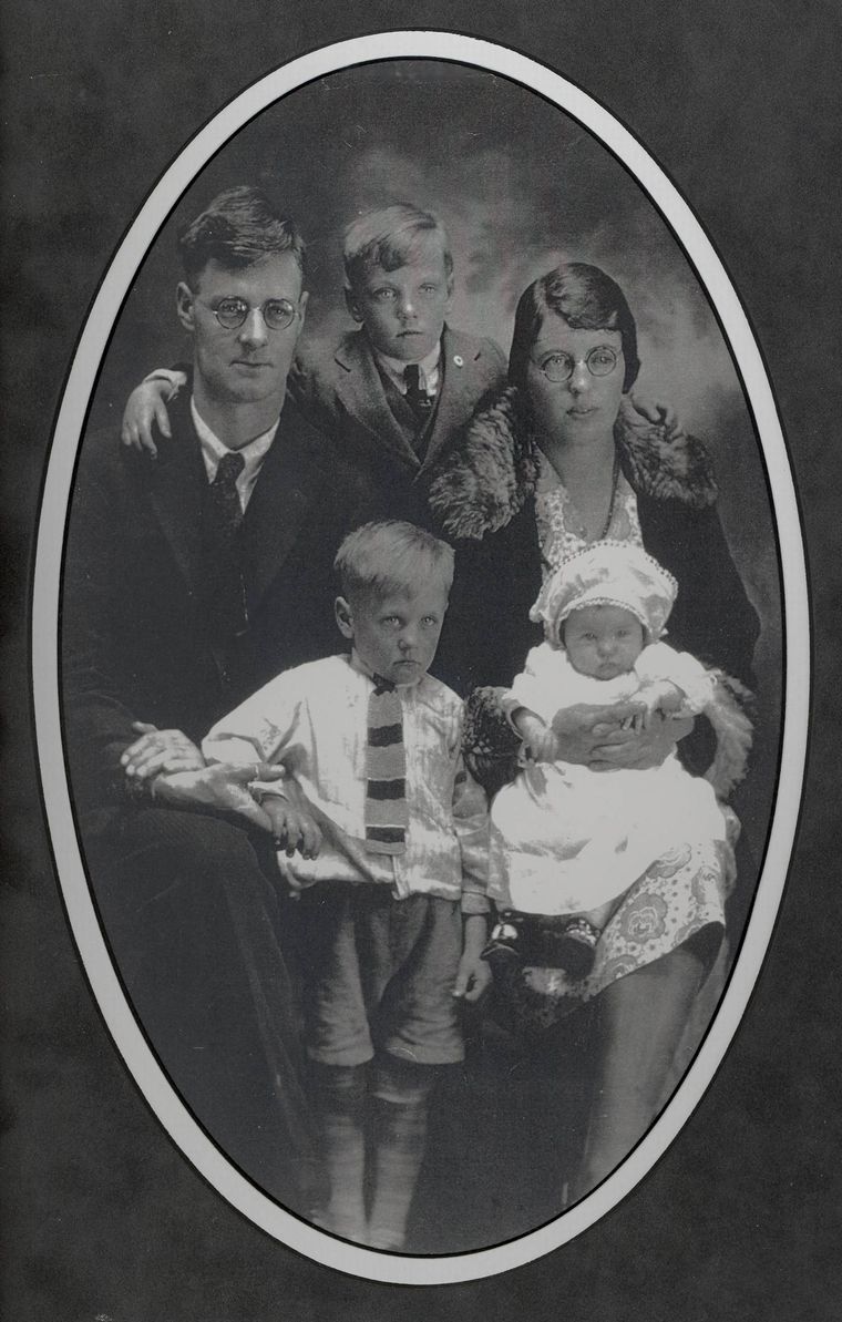 Young Walter Vallis Family 1929