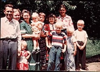 Everett Mays Sr 's family